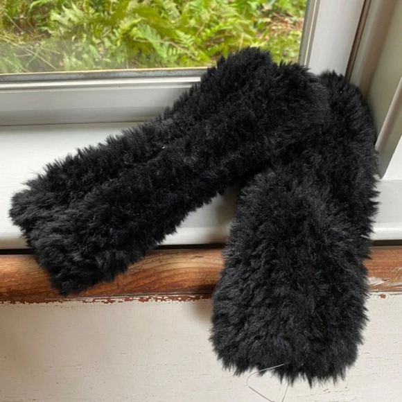 Anthropologie Black Eyelash Fuzzy Fingerless Gloves - Picture 1 of 4